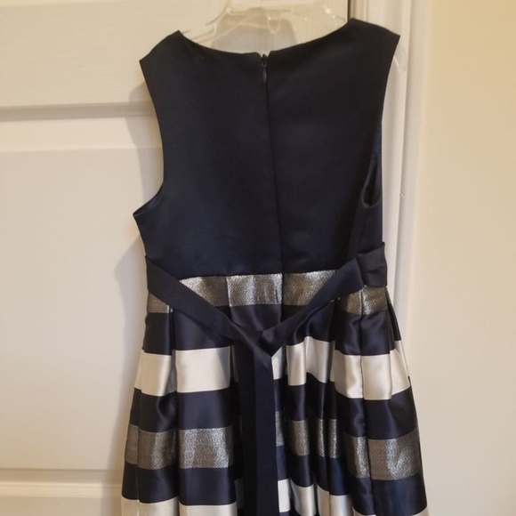 Navy and Silver dress Size 6X - Picture 2 of 2